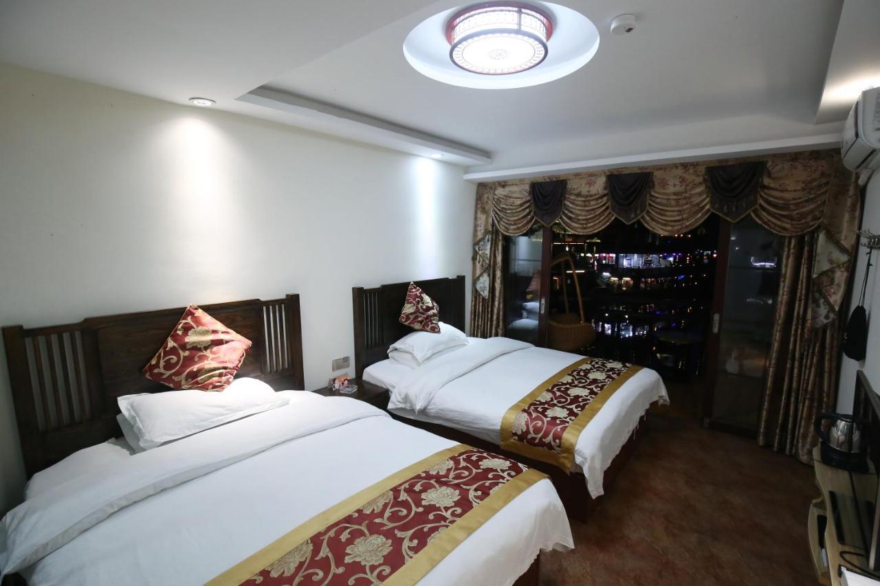 Lqj Riverside Guest House Fenghuang Exterior photo