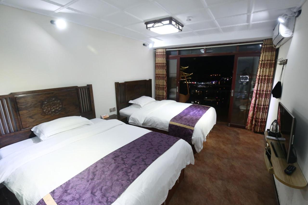 Lqj Riverside Guest House Fenghuang Exterior photo