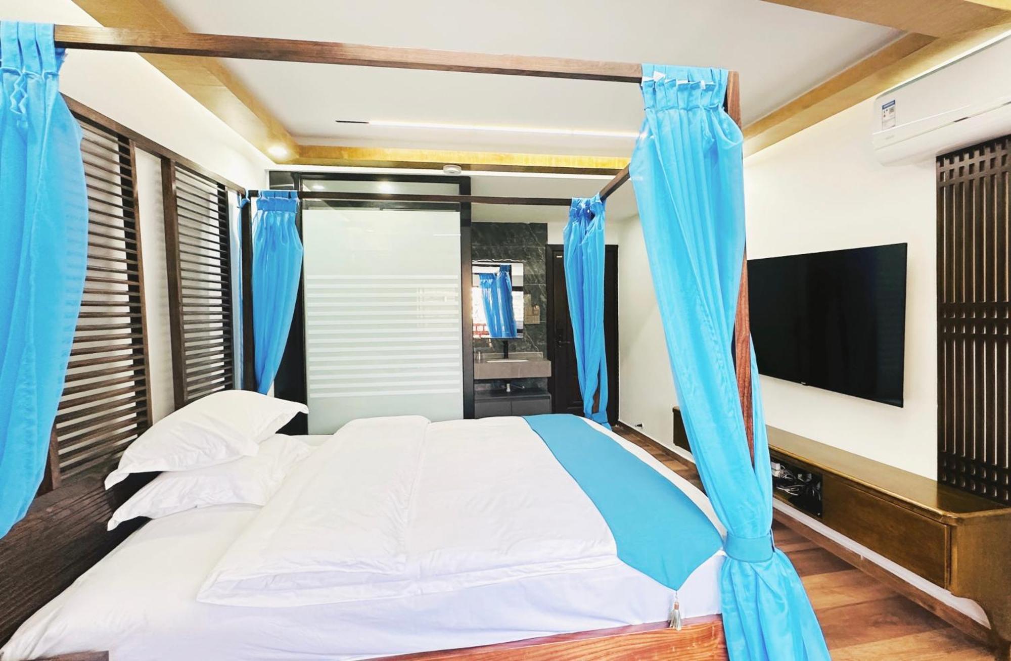 Lqj Riverside Guest House Fenghuang Exterior photo