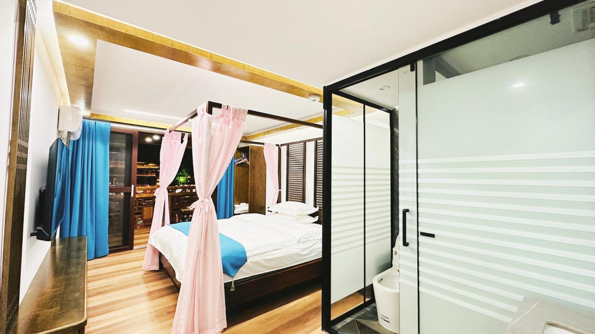 Lqj Riverside Guest House Fenghuang Exterior photo