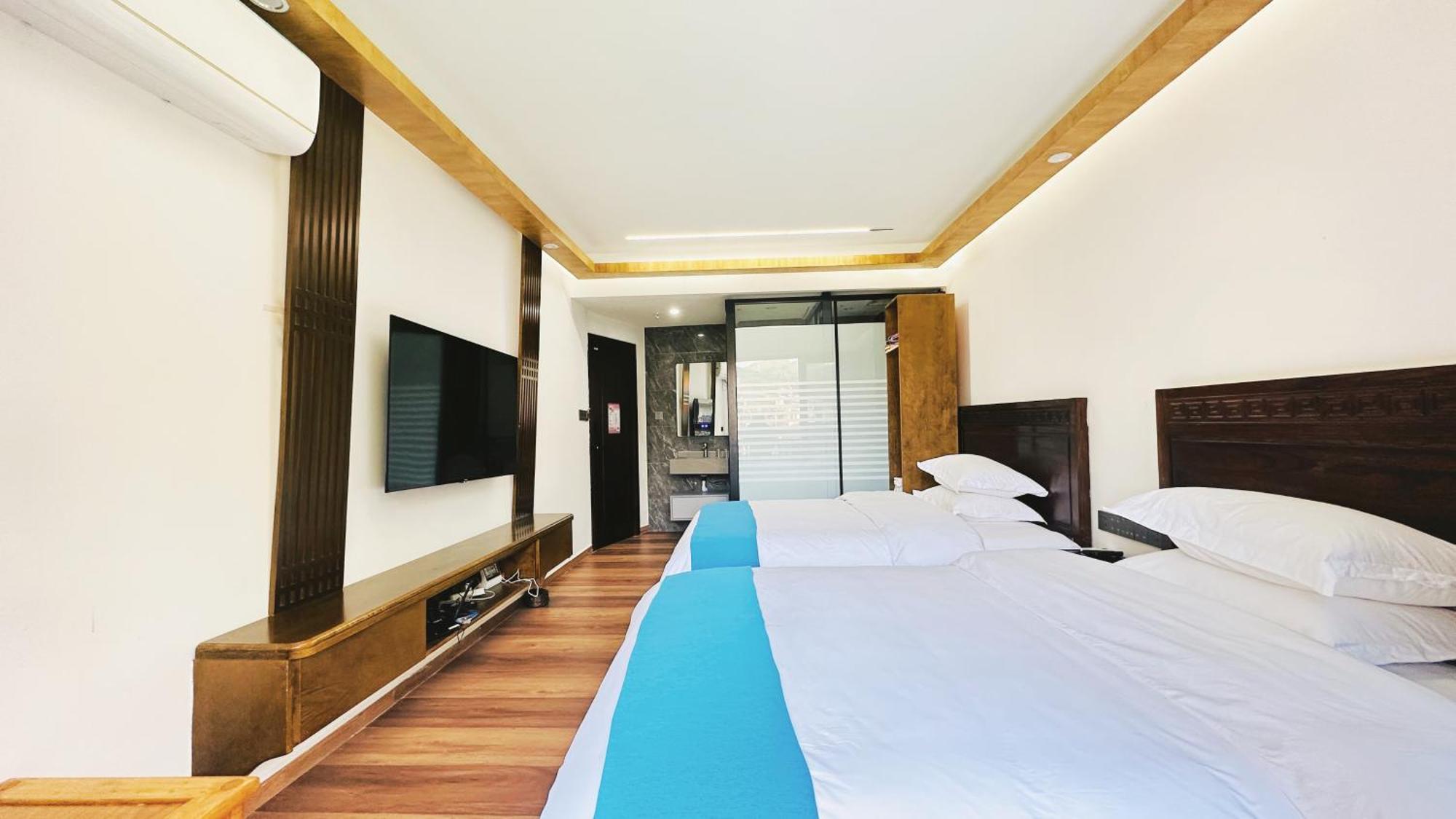 Lqj Riverside Guest House Fenghuang Exterior photo