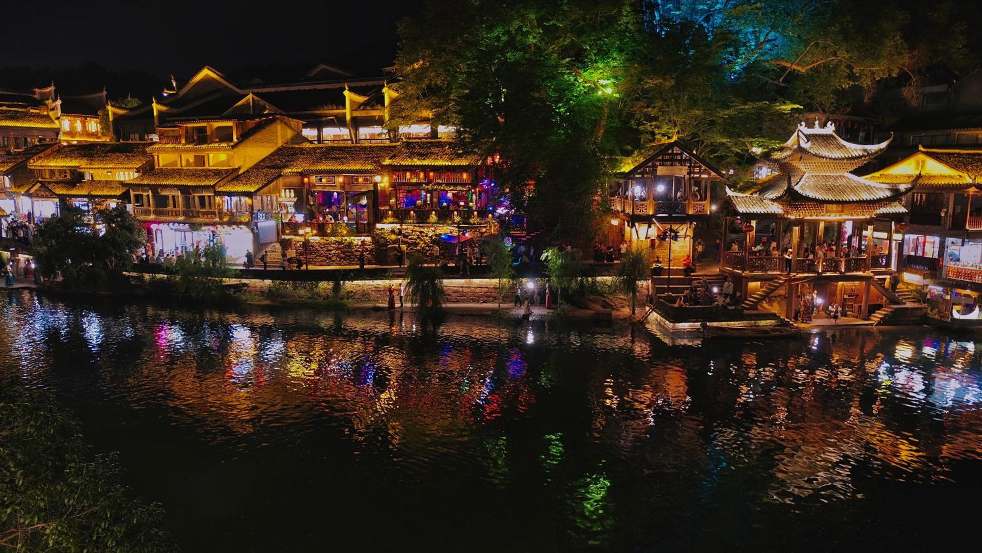 Lqj Riverside Guest House Fenghuang Exterior photo